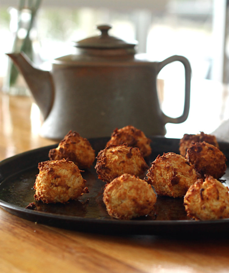 Carrot cake macaroons - to her core