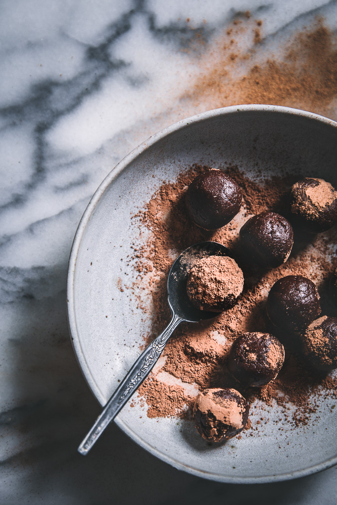 Gingerbread spice bliss balls | To Her Core 